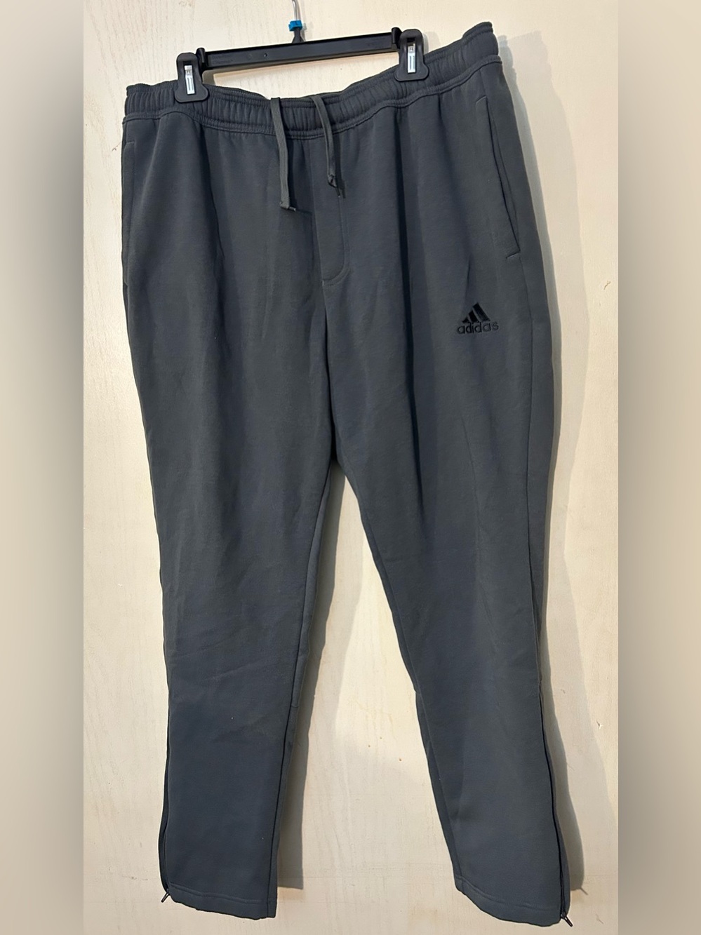 Adidas Men’s XL Gray Sweatpants Ankle Zip Drawstring Athletic Pants